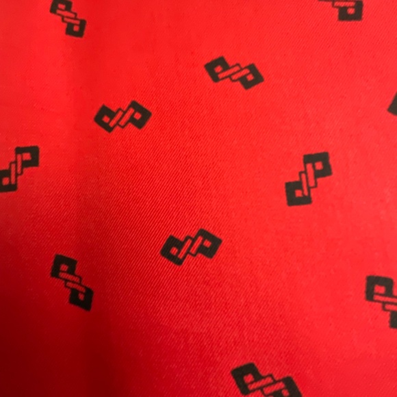 •Red Black Graphic Geometric Print Silk Large Scarf 35”x36” NWOT - Picture 6 of 8